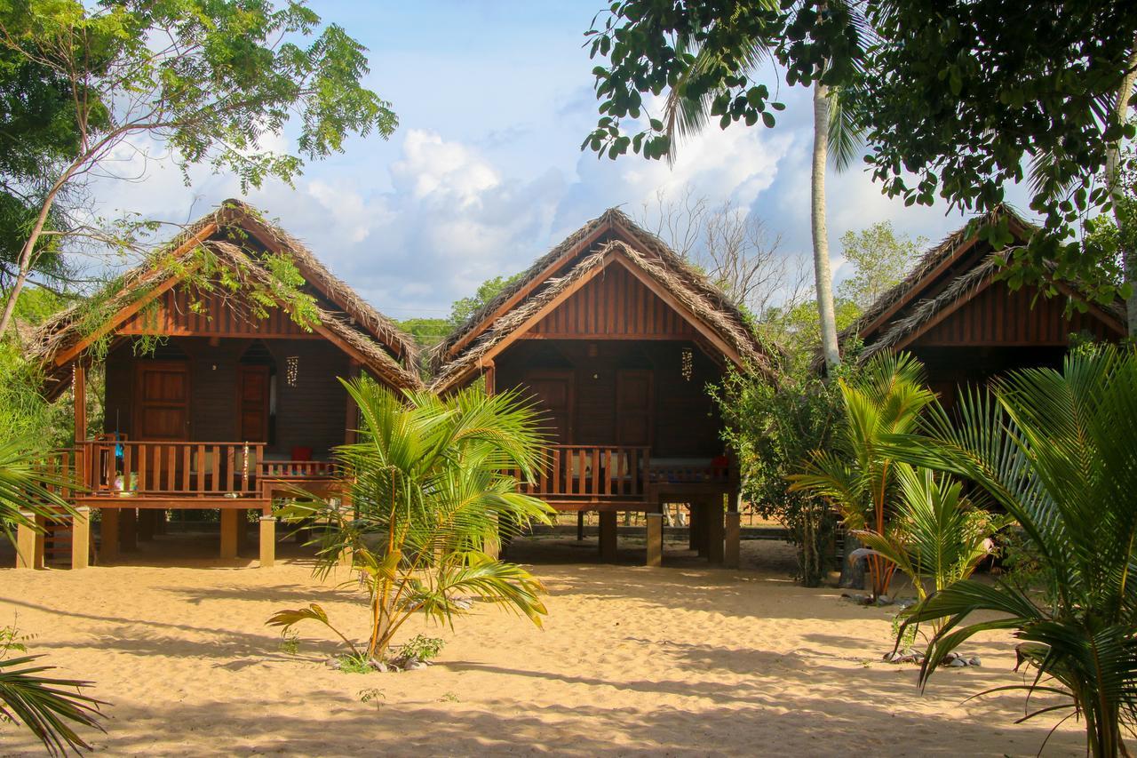 Shiva'S Beach Cabanas Tangalle Eksteriør bilde