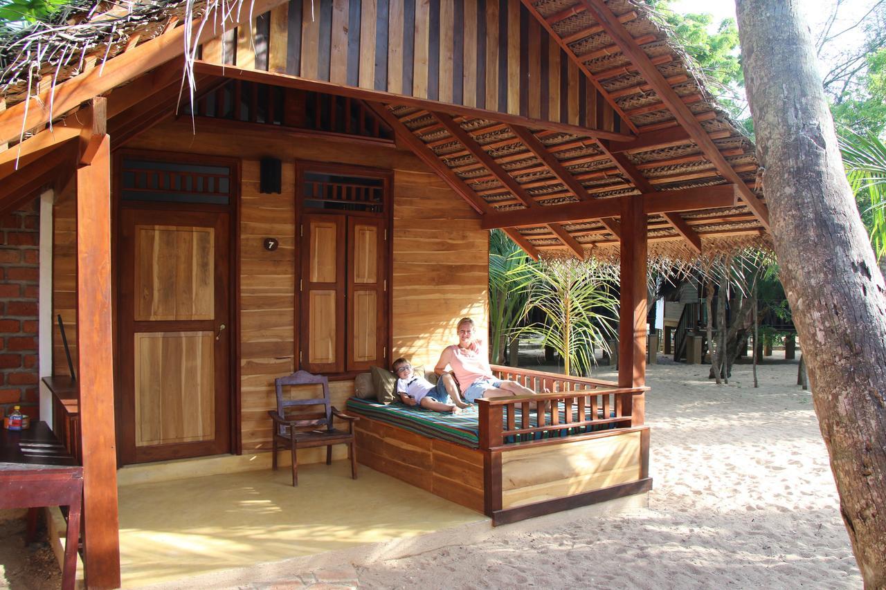 Shiva'S Beach Cabanas Tangalle Eksteriør bilde