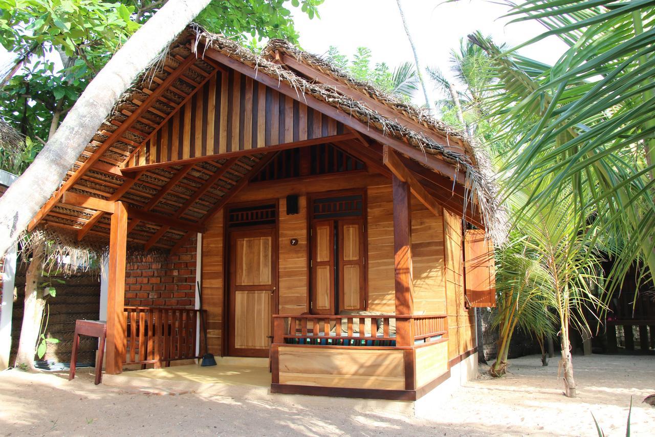 Shiva'S Beach Cabanas Tangalle Eksteriør bilde